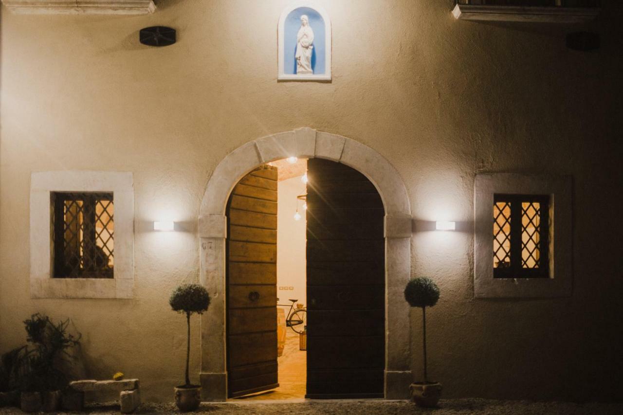 Dimora Dell'Arte Hotel Navelli Kültér fotó