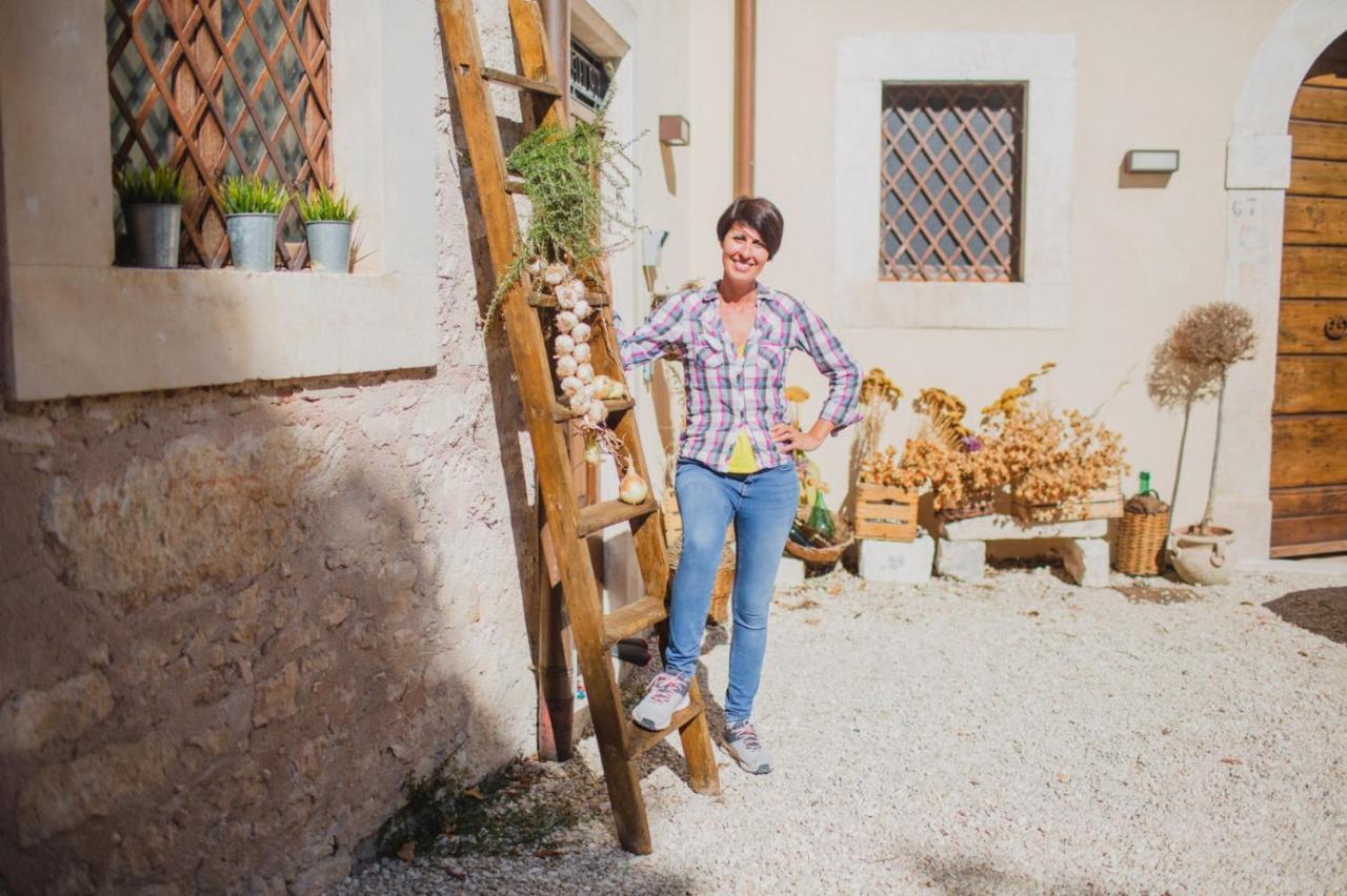 Dimora Dell'Arte Hotel Navelli Kültér fotó